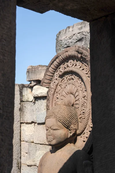 A sztúpa Sanchi, India Lord Buddha-szobor — Stock Fotó