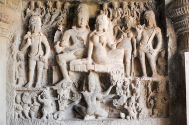 Heykeller Ellora üzerinde mağaralar Hindistan Aurangabad yakınındaki