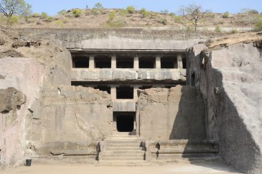 Hindistan Aurangabad yakınındaki Ellora mağaralar