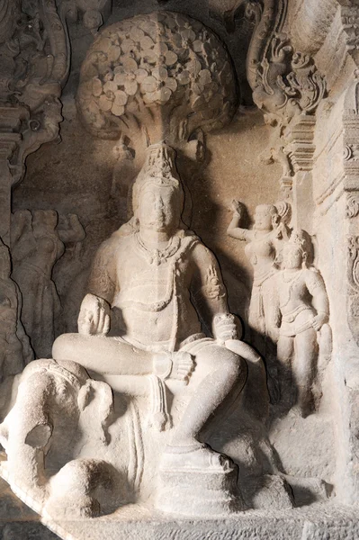 Statues on Ellora caves near Aurangabad in India — Stock Photo, Image