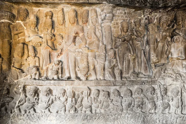 Statuen auf ellora-höhlen bei aurangabad in indien — Stockfoto