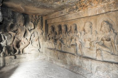 Heykeller Ellora üzerinde mağaralar Hindistan Aurangabad yakınındaki