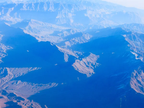 Vista general de numerosos picos de montaña — Foto de Stock