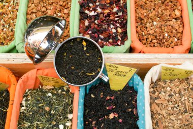 Çaylar ve baharat bir Pazar