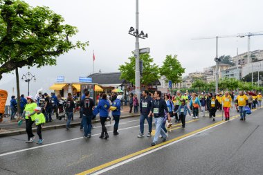 Lugano İsviçre üzerinde yürüyüş Yarışması sırasında insanlar
