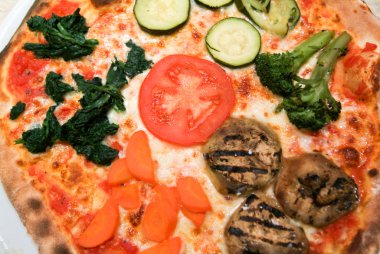 Lezzetli İtalyan pizzası 