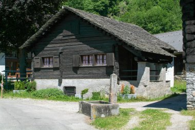 Olivone eski kırsal wodden evde