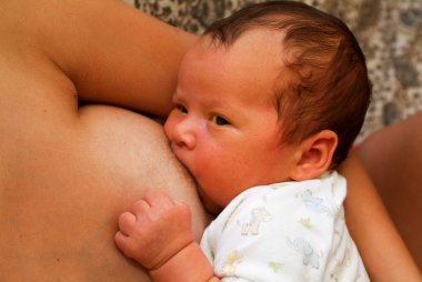 Anne bebeğini Hemşirelik