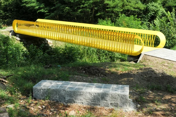 Sarı fütüristik Köprüsü