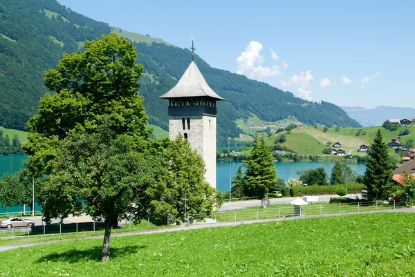 Village and lake of Lungern — Stockfoto