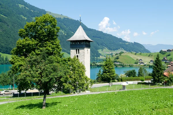 Aldeia e lago de Lungern — Fotografia de Stock