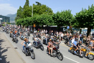 Lugano, İsviçre Harley gün geçit Switz üzerinde Bykers