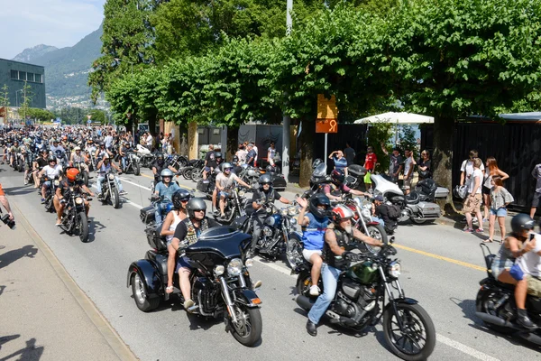 Bykers of the parade to the Swiss Harley Days at Lugano on Switz — Stock Photo, Image