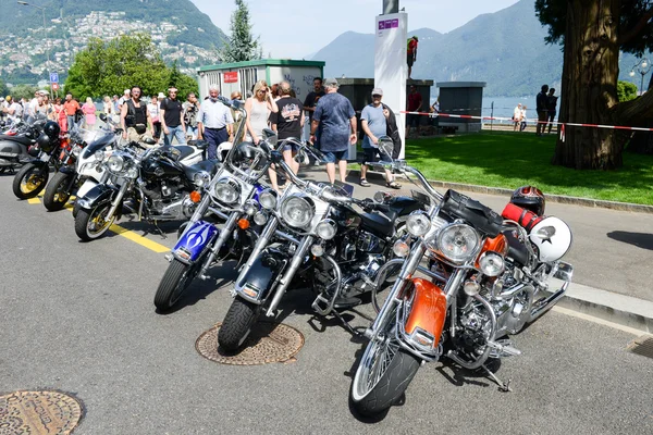 Bykers přehlídka švýcarské dny Harley v Lugano na Switz — Stock fotografie