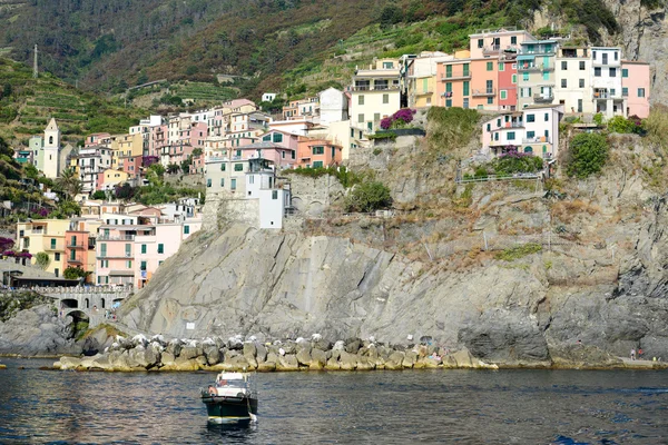 Cinque Terre üzerinde Manarola Köyü — Stok fotoğraf