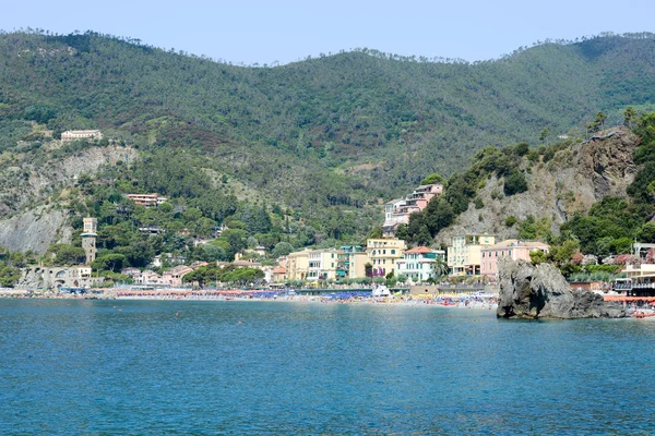 Het strand van Monterosso op Cinque Terre — Stockfoto