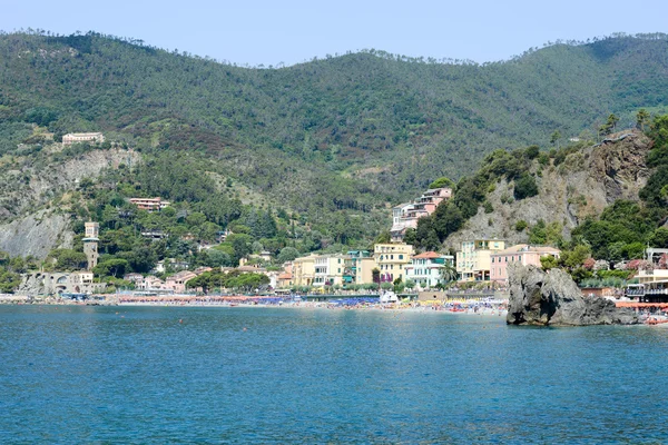 Cinque Terre üzerinde Monterosso beach — Stok fotoğraf