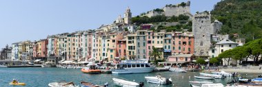 Portovenere denizden şehrin görünümü