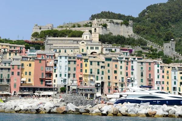 Pohled na města Portovenere z moře — Stock fotografie