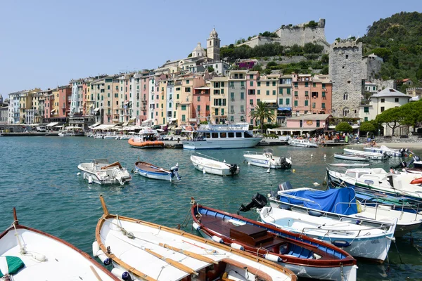 Utsikt över stan Portovenere från havet — Stockfoto