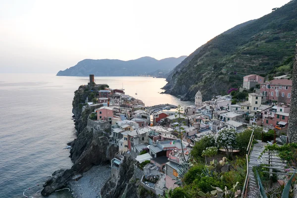 Scenic night view of village Vernazza — Stock Photo, Image