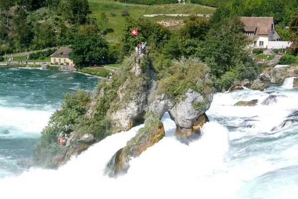 Air terjun Rhine di Neuhausen di Swiss — Stok Foto