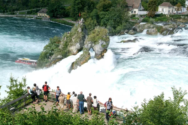 Rýnské vodopády v Neuhausen na Švýcarsko — Stock fotografie