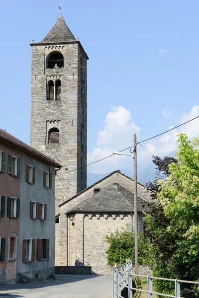 Церква Reoveredo в Mesolcina долині — стокове фото