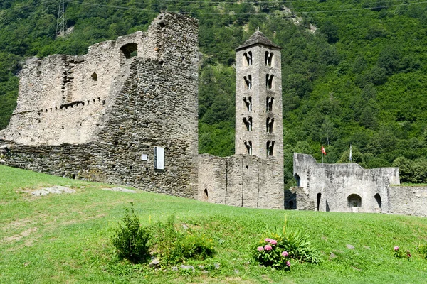 Замок Mesocco, Швейцарія — стокове фото