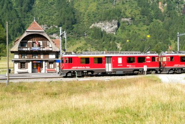 Bernina ekspres treni