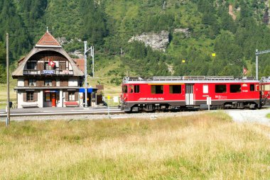 Bernina ekspres treni