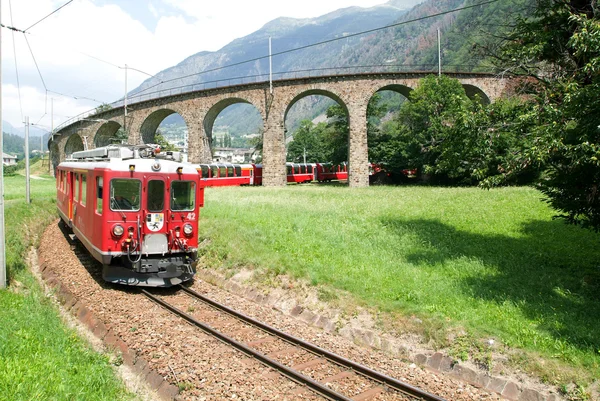 Tren expreso Bernina —  Fotos de Stock