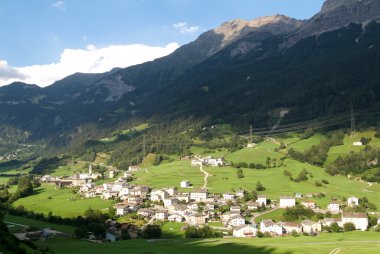 Poschiavo Vadisi üzerinde San Carlo Köyü