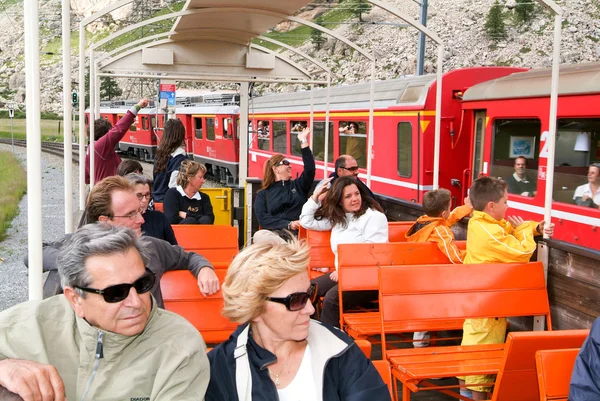 Tren expreso Bernina, patrimonio de la humanidad de la Unesco — Foto de Stock