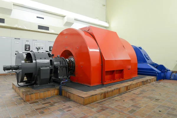 Kraftverket turbiner för att producera el — Stockfoto