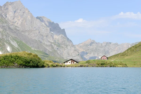 Engelberg üzerinde göl Truebsee — Stok fotoğraf