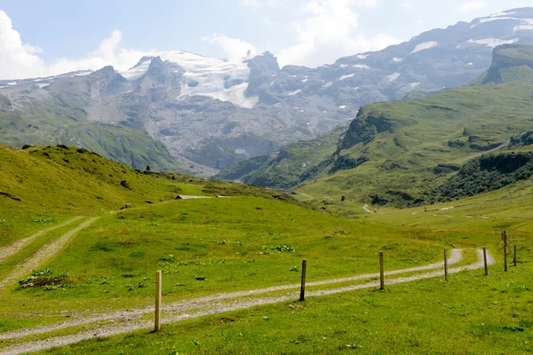 Ορεινό τοπίο στο Truebsee κατά τη διάρκεια Engelberg — Φωτογραφία Αρχείου