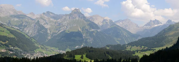 Bergslandskapet i Engelberg — Stockfoto