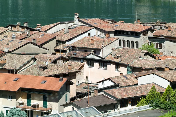 上湖 Lugano 比索内村 — 图库照片