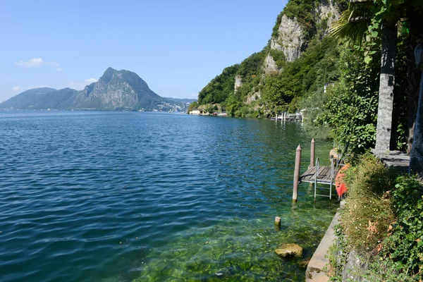 Zatoka jeziora Lugano — Zdjęcie stockowe