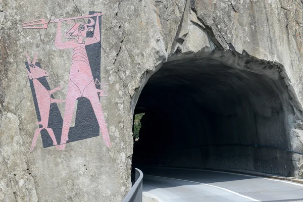 在圣哥达隧道的魔鬼桥 — 图库照片