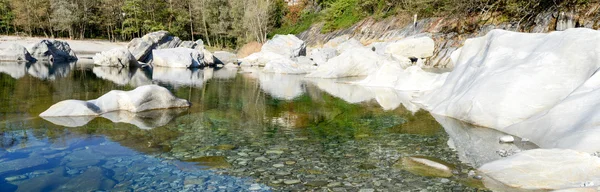 Río Maggia en Ponte Brolla —  Fotos de Stock