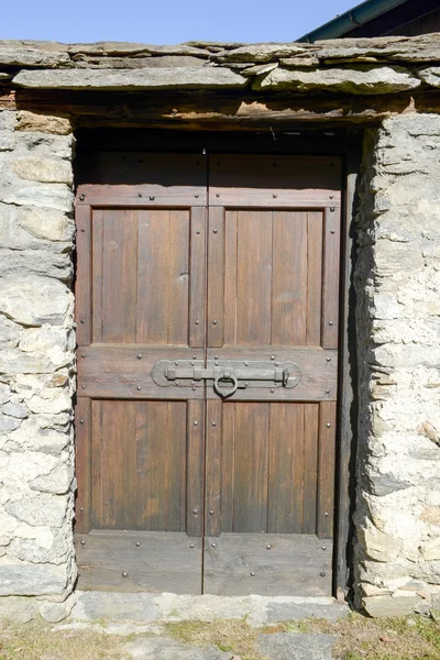 Antica porta in legno — Foto Stock