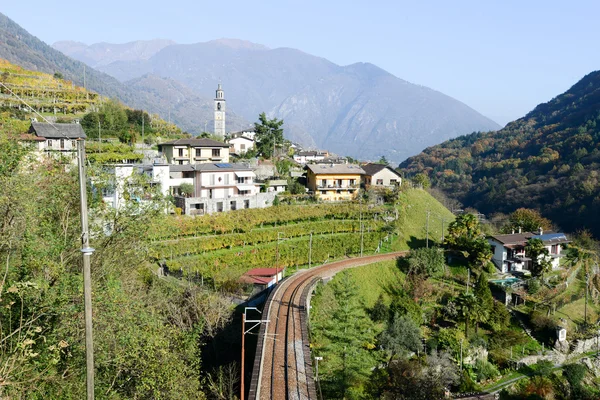 Il borgo rurale di Intragna — Foto Stock