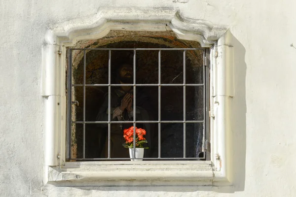 Euseo 교회의 창 — 스톡 사진