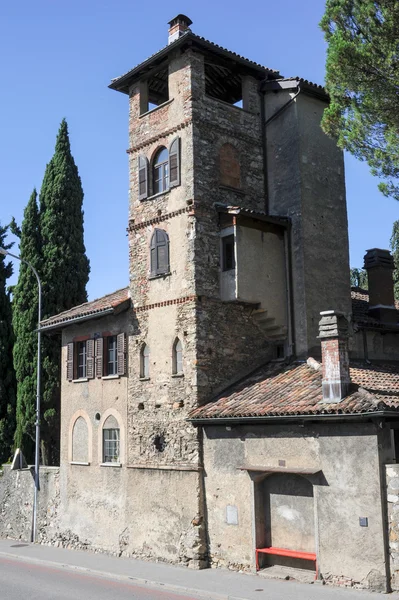 Altes malerisches haus in montagnola — Stockfoto