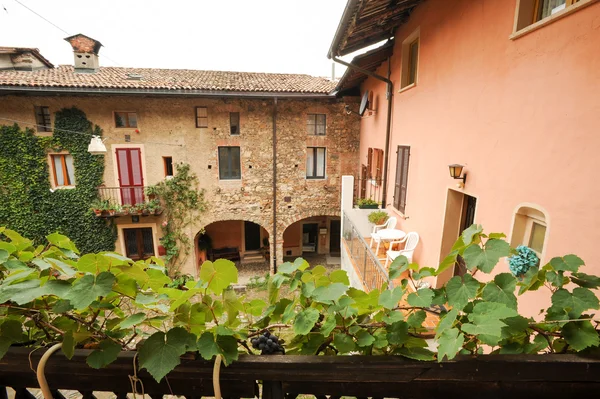 Casa nell'antico borgo di Carabietta — Foto Stock