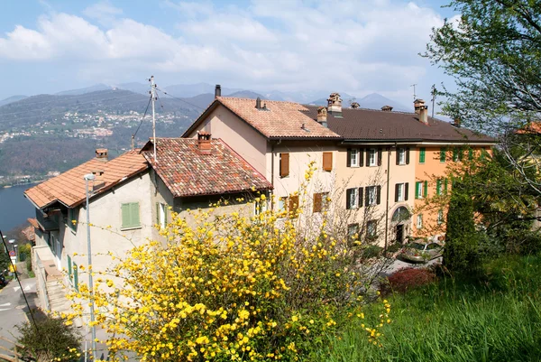 Case nell'antico borgo di Arasio — Foto Stock