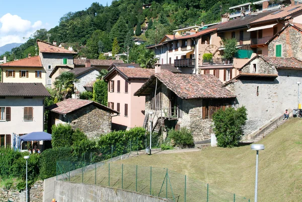 Huizen op het oude dorp van Arasio — Stockfoto