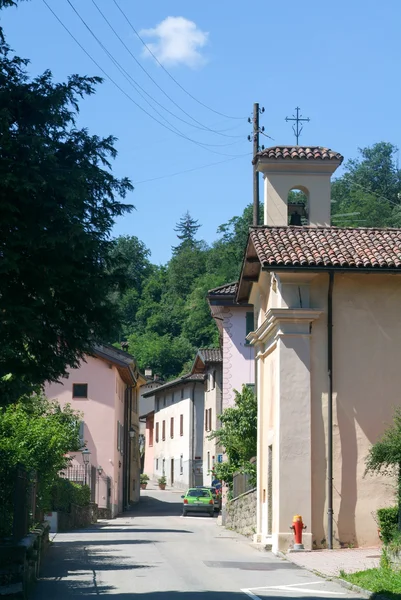 Domy ve staré vesnici Cadepiano — Stock fotografie